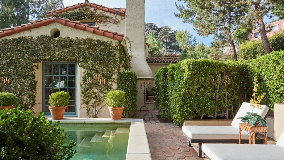 1563 Sunset Plaza Drive